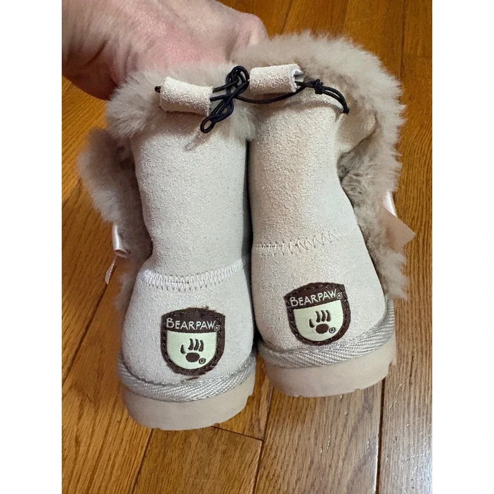 Bearpaw Kids Shimmer Suede Faux Fur Bow Boots Cream BGB34671-TTJ Size‎ 10 $65